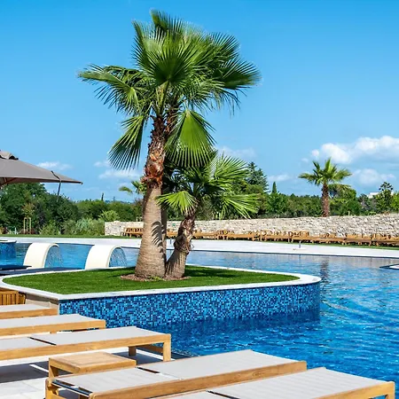 Hébergement de vacances Petram Deluxe With Rooftop Pool-5 By Interhome *